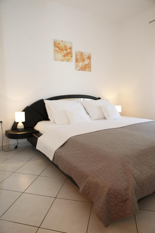 Apartments Lepur Vodice Esterno foto