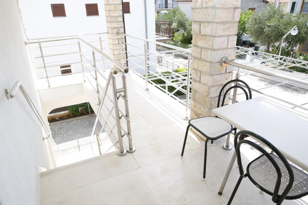 Apartments Lepur Vodice Esterno foto