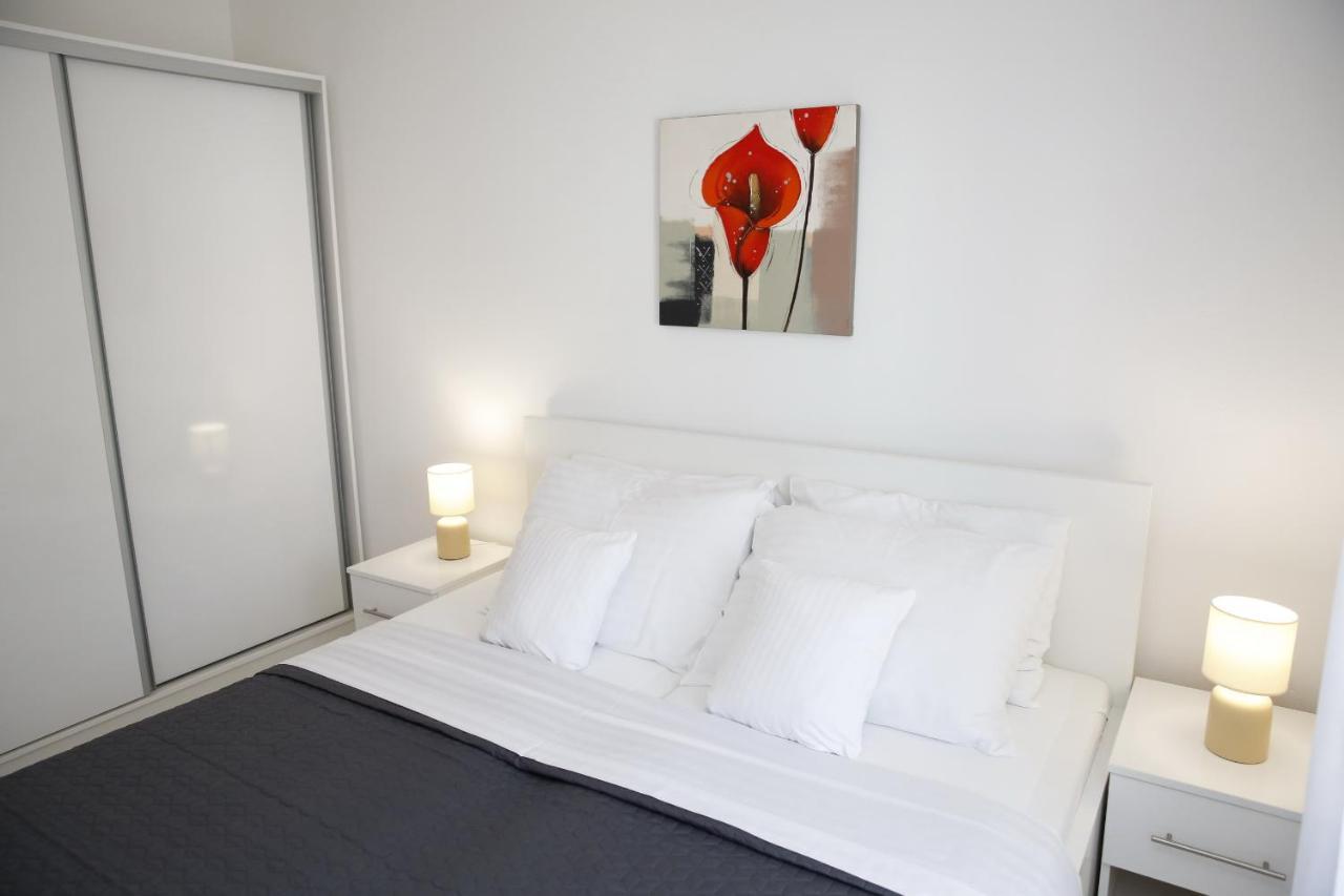 Apartments Lepur Vodice Esterno foto