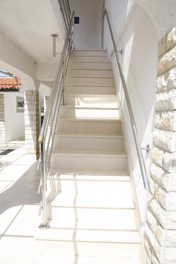 Apartments Lepur Vodice Esterno foto